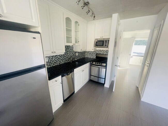 Foto del edificio - 901 N Birch Rd