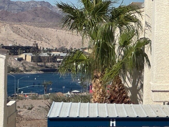 Foto del edificio - 1BR 1BA Winter Vacation Rental with River Views-RIVERVIEW BLUFFS