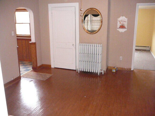 Building Photo - 75 Walnut St