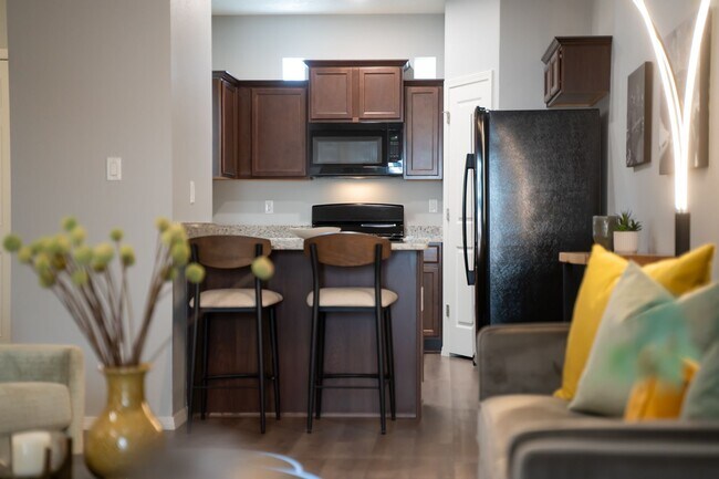 Building Photo - NEW TOWNHOME!!!!!!!