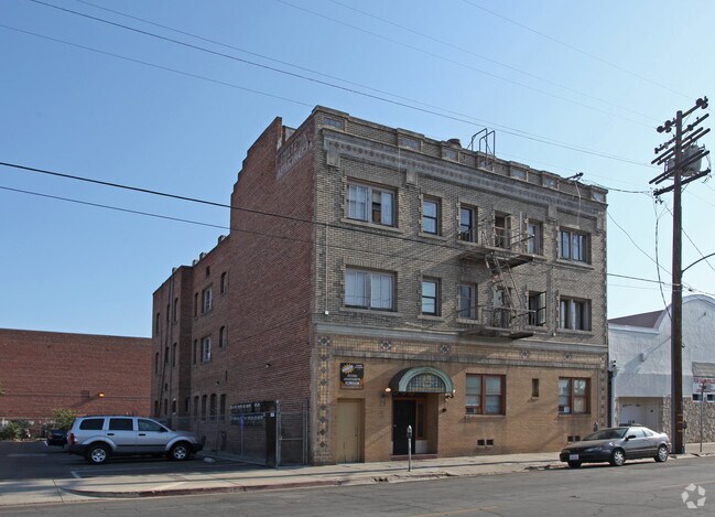 Foto del edificio - Julienne Apartments