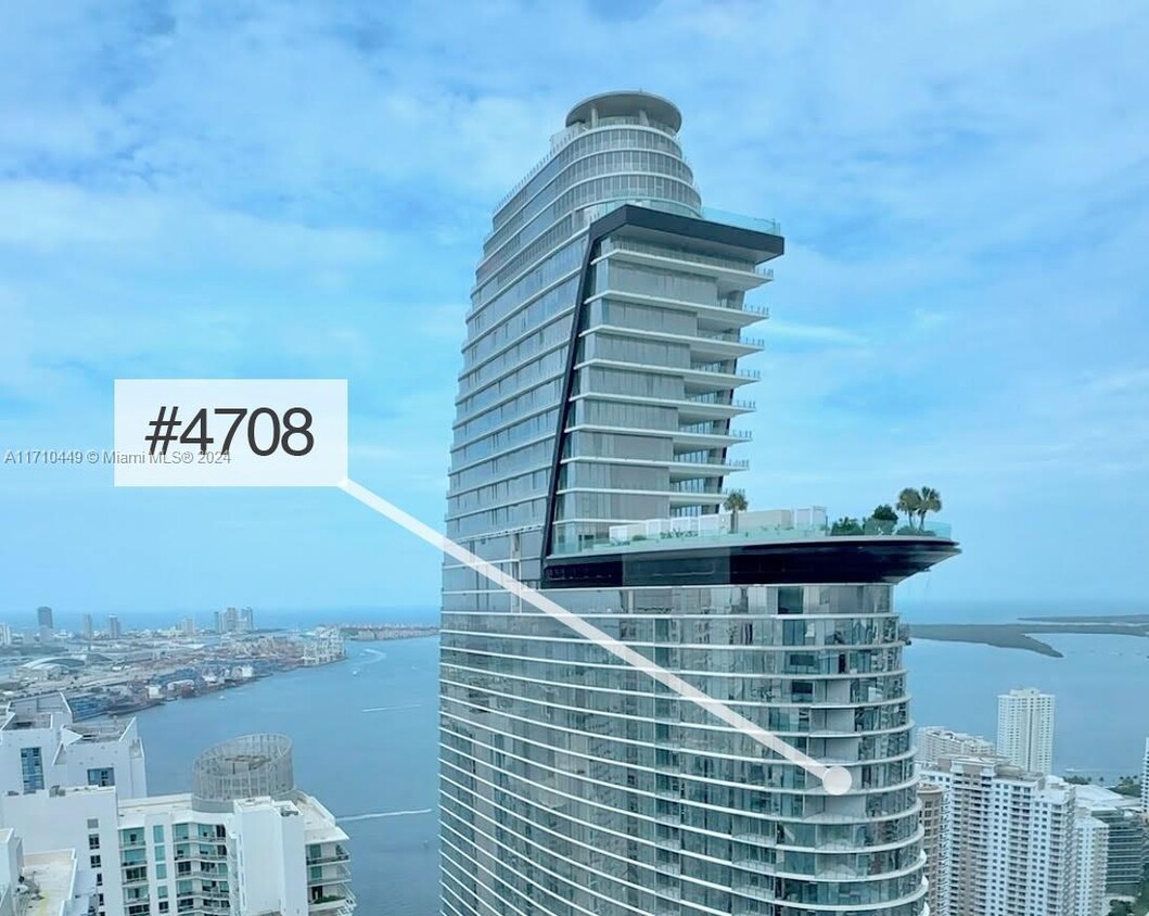 Primary Photo - 300 Biscayne Blvd Way