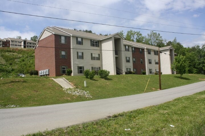 Foto principal - Emerald Pointe Apartments