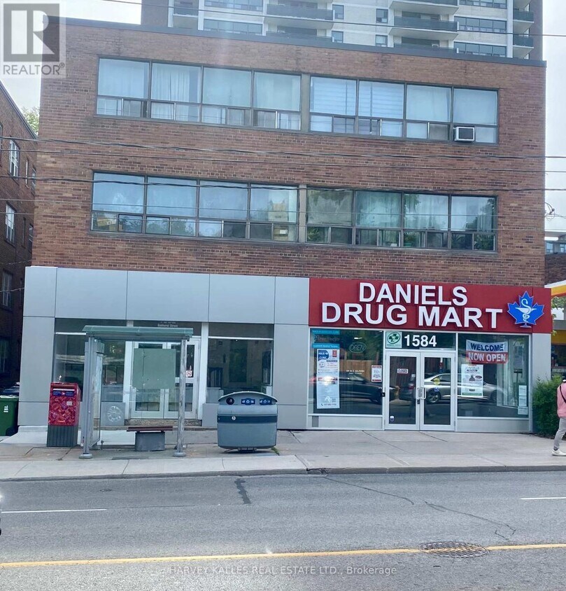 Photo principale - 1582-1582 Bathurst St