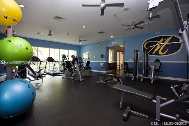 Building Photo - 160 SW 117th Terrace