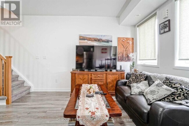 Photo du bâtiment - 867-867 Wilson Ave