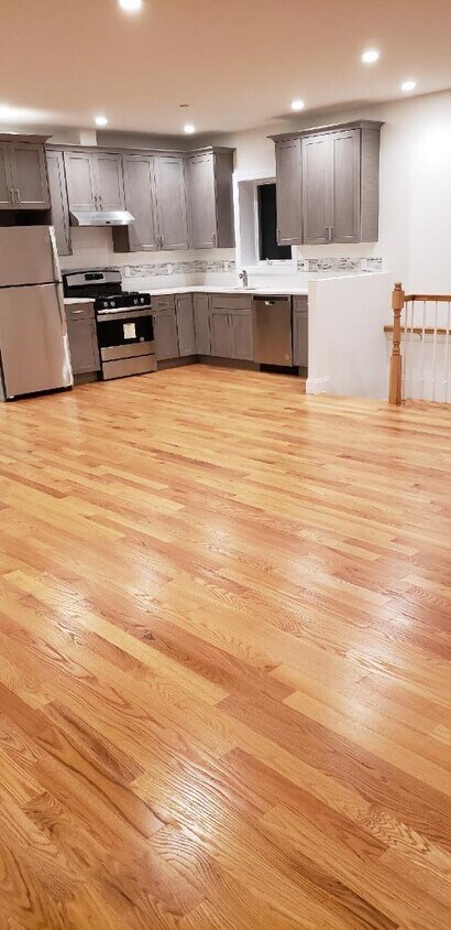 Primary Photo - 134 Bay 29th St