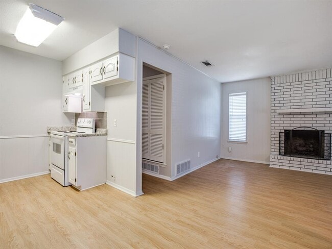 Foto del edificio - 502 E Worth St