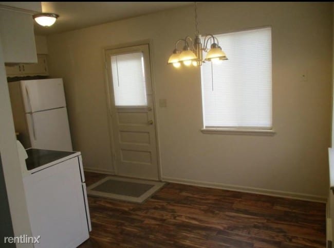 Building Photo - 3037 W Iona Terrace