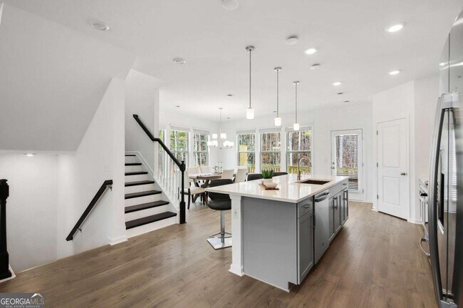 Building Photo - 4010 Pierson Trce