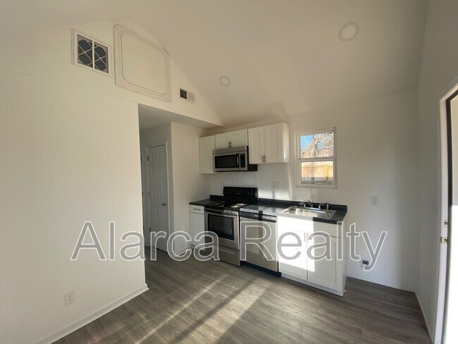 Foto del edificio - 1515 Kimberly Rd