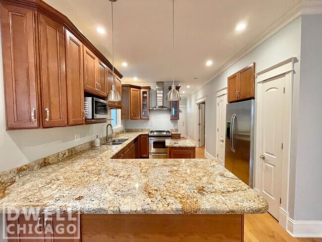 Foto del edificio - 3448 N Damen Ave