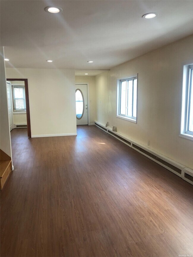 Building Photo - 43-39-43247 247th St