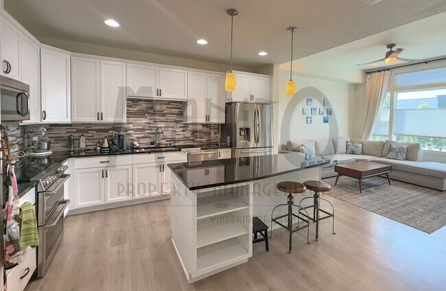 Foto del edificio - Beautiful Kendall Yards Townhome
