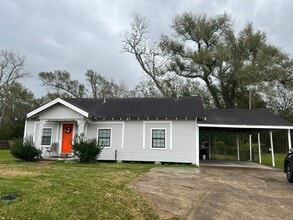 Building Photo - 4195 Chaison Ave