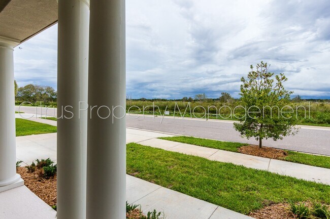 Foto del edificio - Beautiful Waterfront Home (4/3.5) in Grove...