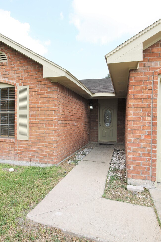 Building Photo - 1914 Mourning Dove Cir