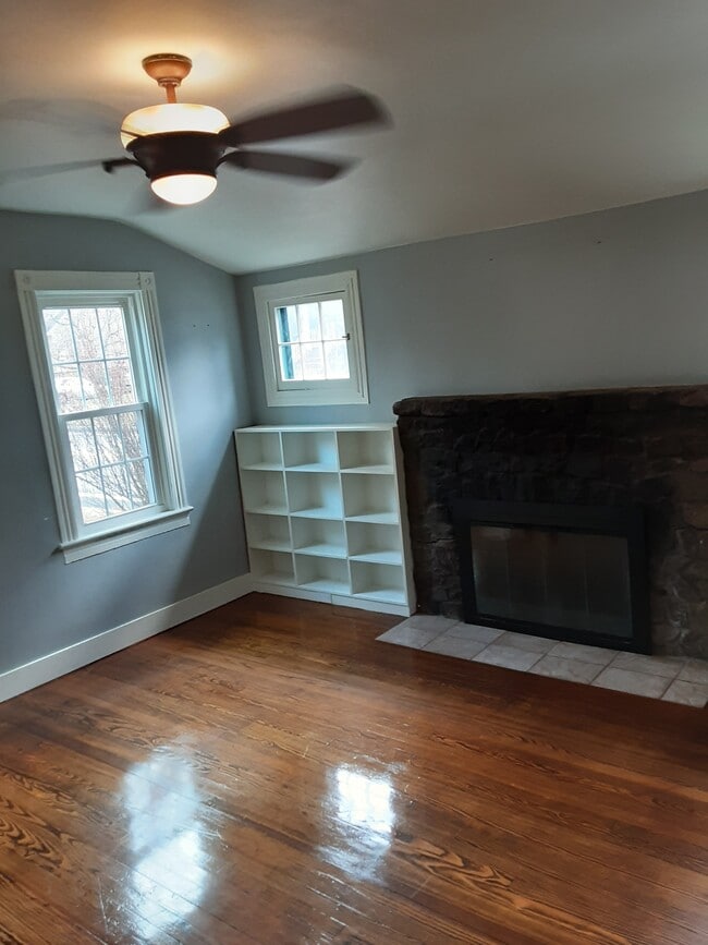 Foto del edificio - 8 Hillside Ave