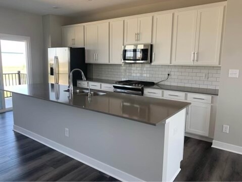 Building Photo - 274 Tricia Ln
