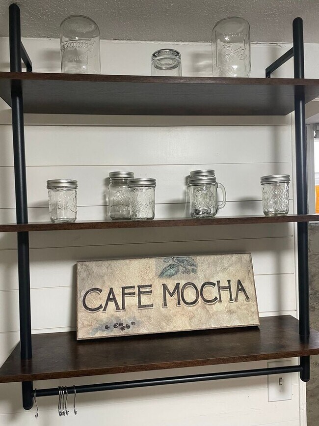 Foto del edificio - 1821 6th Ave