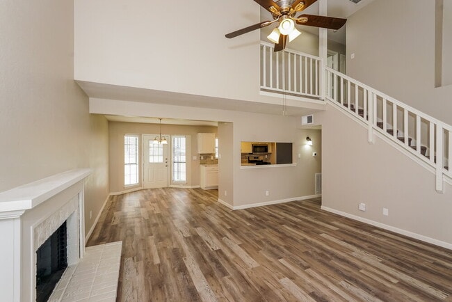 Building Photo - 232 Sunset Dr