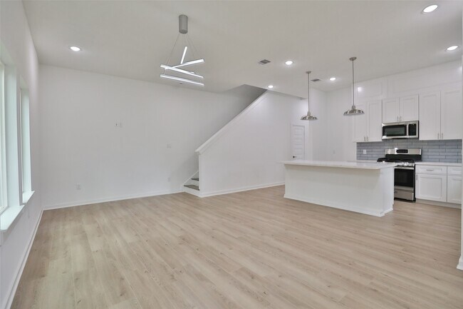 Foto del edificio - 9347 Lavender St