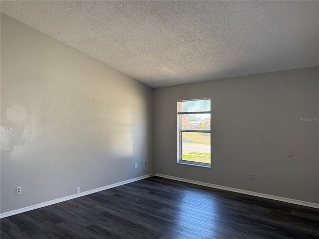 Foto del edificio - 1215 Ravida Cir