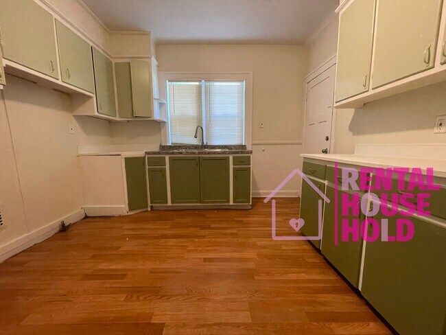 Foto del edificio - 5065-5067 Linsdale St. - SW 07/16