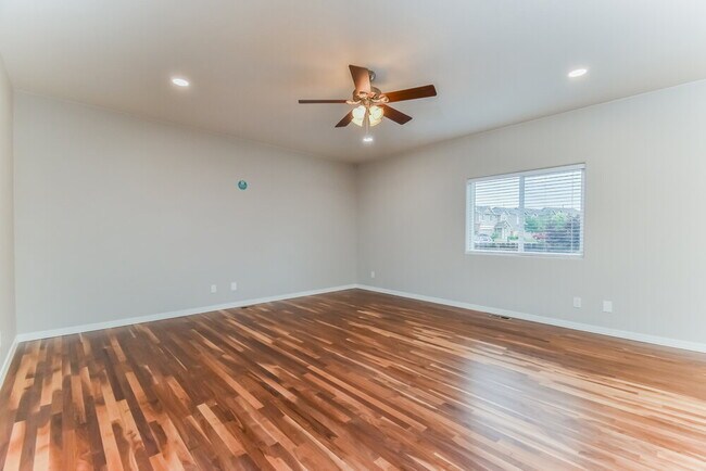 Foto del edificio - 7306 Running Deer Way