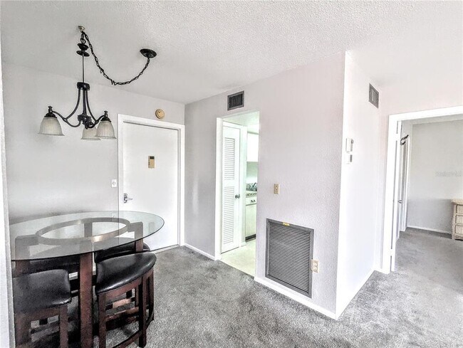 Foto del edificio - 4950 Todd St