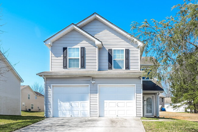 Building Photo - 5577 Waverly Park Dr