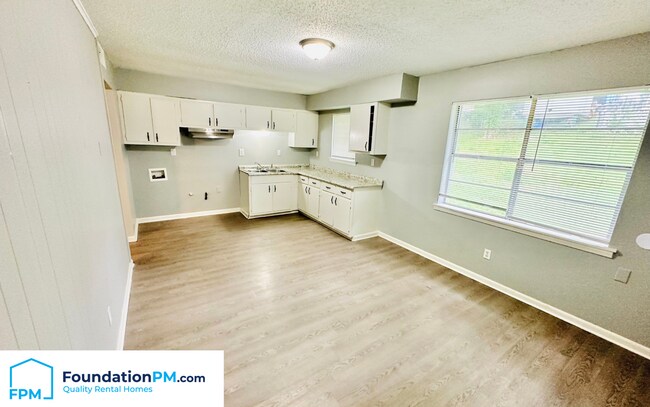 Foto del edificio - 5099 Blacksmith Dr