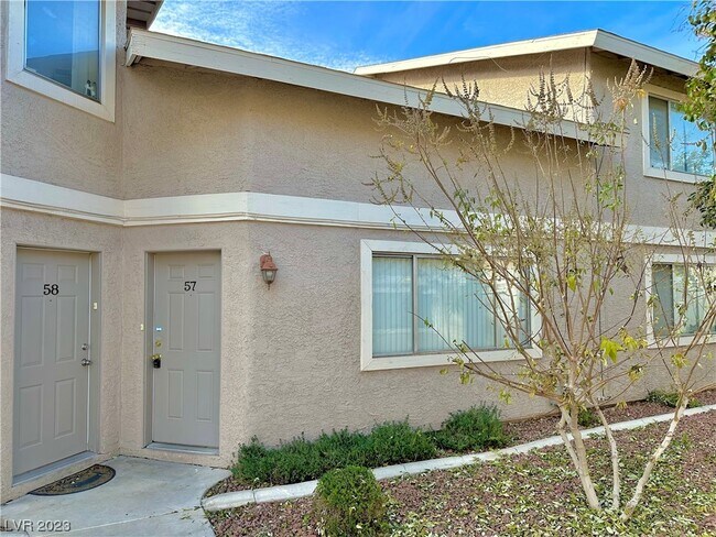Building Photo - 100 S Crestline Dr