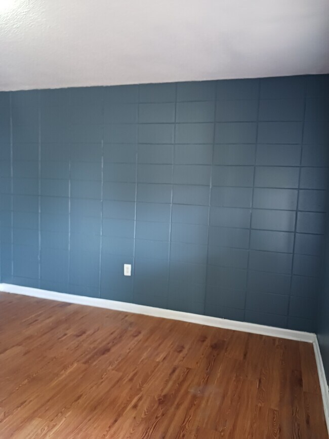 Building Photo - 2444 Ketchum cv apt #3
