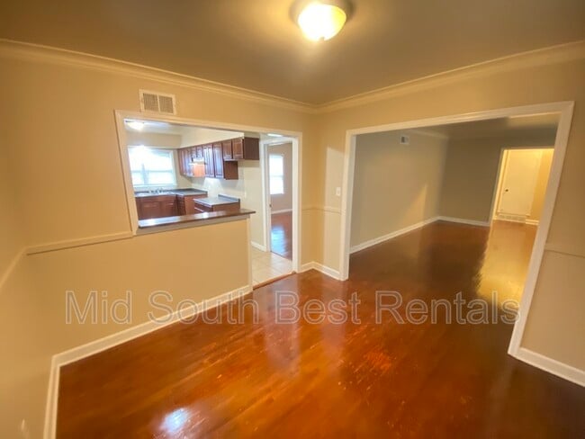 Building Photo - 4045 Spiegel Dr