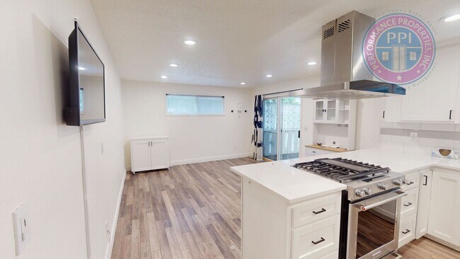 Foto del edificio - * DESIRABLE MILWAUKIE HOME!  A GARDENER'S ...