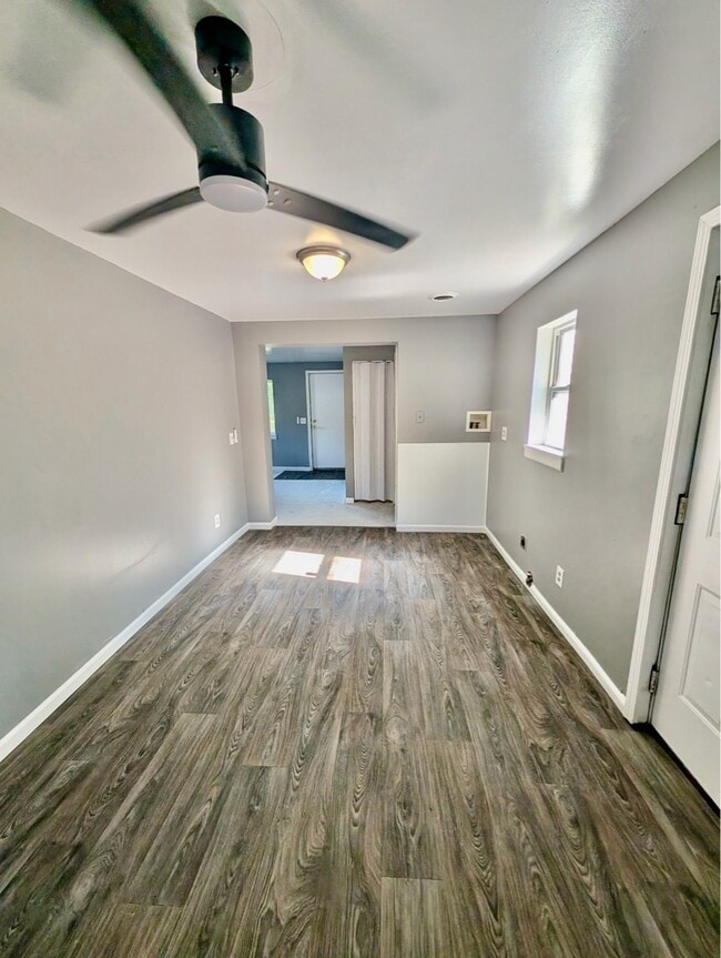 Building Photo - 3909 W Kearsley St