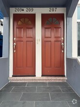 Building Photo - 209 6th Ave
