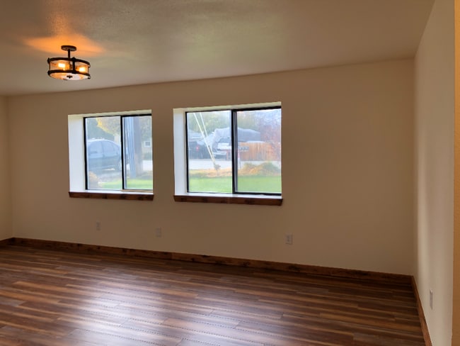 Building Photo - 605 Princeton Ave