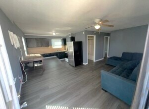 Building Photo - 309 S 3rd St