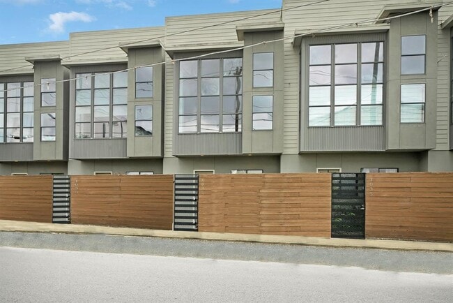 Building Photo - 1037 Bonner St