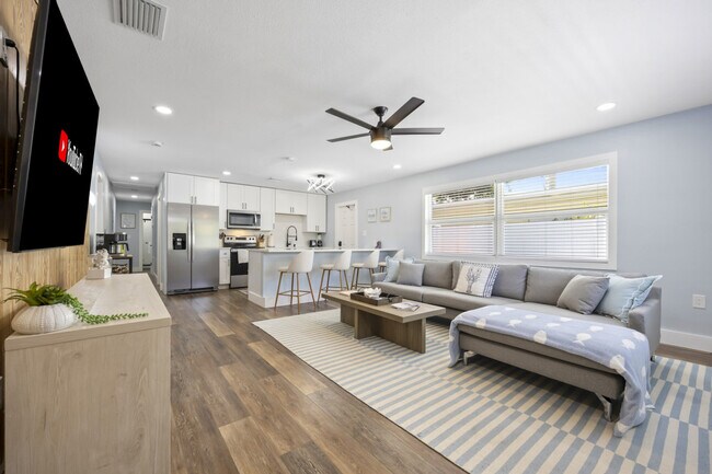 Foto del edificio - 79 S Brevard Ave