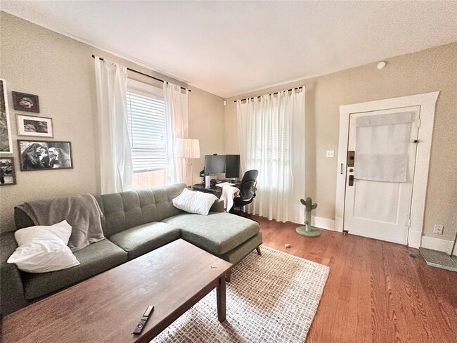 Foto del edificio - 4409 Blossom St