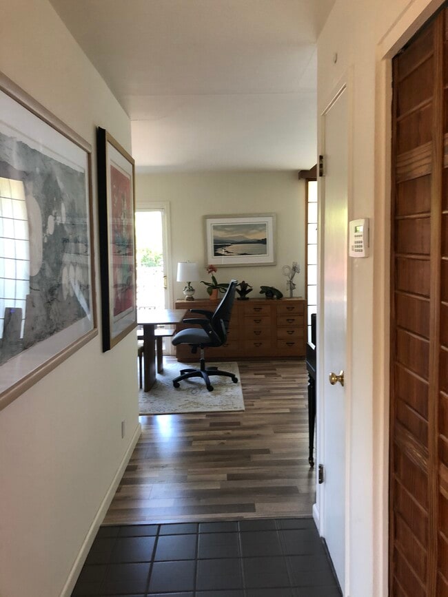 From front door into living area - 96 Biscayne Dr