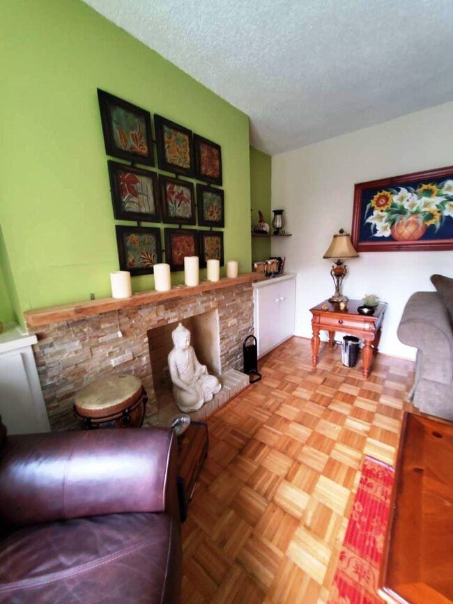 Foto del edificio - 1555 Forest Lakes Cir