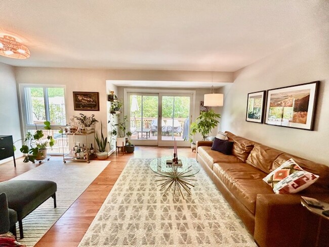 Foto del edificio - Welcome to this Lovely Home in Reston, VA!
