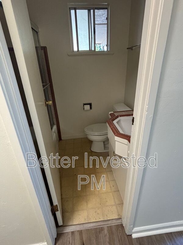 Foto del edificio - 528 Steele Ln