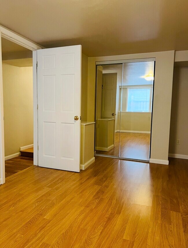 Foto del edificio - 2071 Clinton Ave