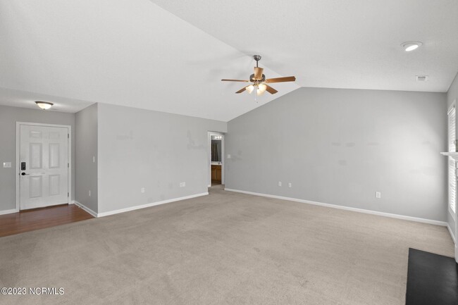 Building Photo - 217 Bennett Ln