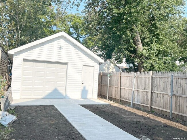 Foto del edificio - 114-13-114147 147th St